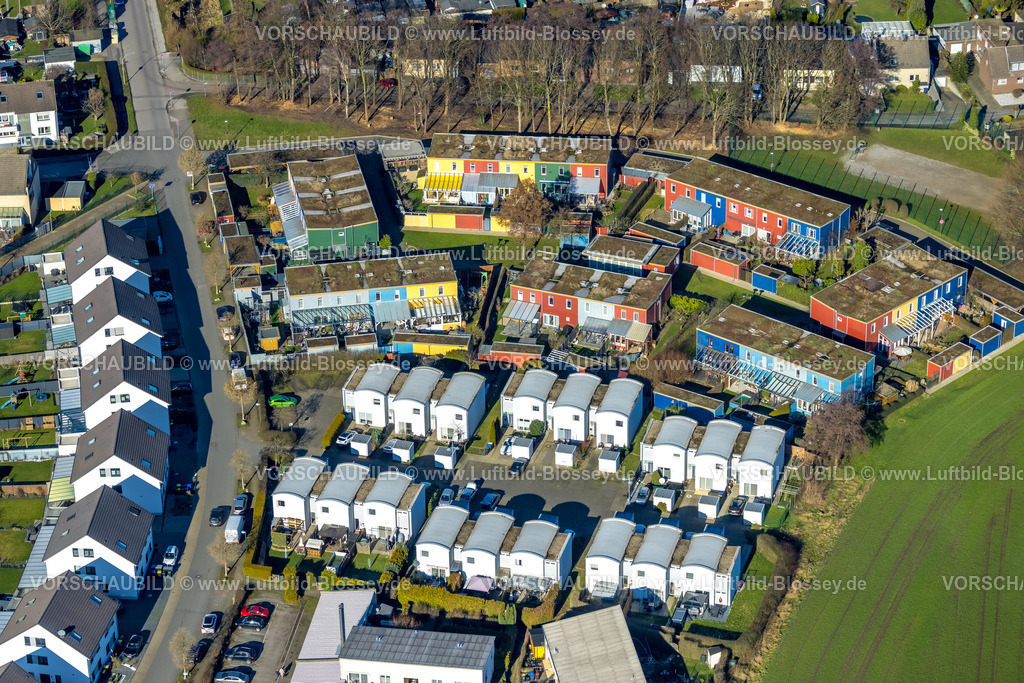 Luenen230204486 | Luftbild, Wohnsiedlung Am Calversbach, Emscherpark Projekt, bunte Hausfassaden, Brambauer, Lünen, Ruhrgebiet, Nordrhein-Westfalen, Deutschland
