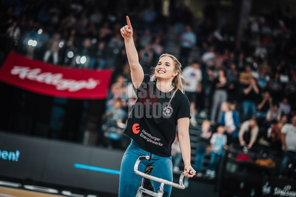 Basketball | Männer | Saison 2023/2024 | easyCredit Basketball Bundesliga | 32. Spieltag | Veolia Towers Hamburg vs. NINERS Chemnitz | 04.05.2024 | Viola Brand Hamburger Energiewerke