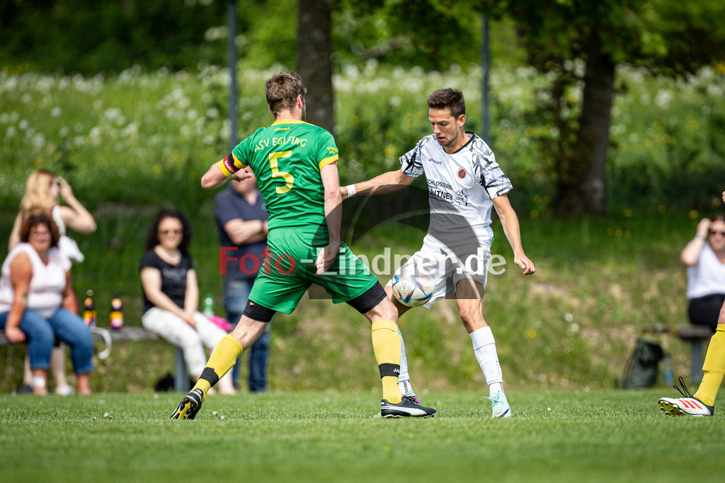 ASV Eglfing gegen SV Unterhausen | Fußball Herren A-Klasse Gruppe 5 Zugspitze 2025/26 22. Spieltag, ASV Eglfing gegen SV Unterhausen, 20260503,Zweikampf,2026-05-03 in 82436 Eglfing (Sportanlage Eglfing, Platz 1, Keltenstr. 21), Thomas ERTL (ASV Eglfing Kapitän 5), Julian BITTNER (SV Unterhausen 9)Copyright: WolfgangxLindner www.foto-lindner.de