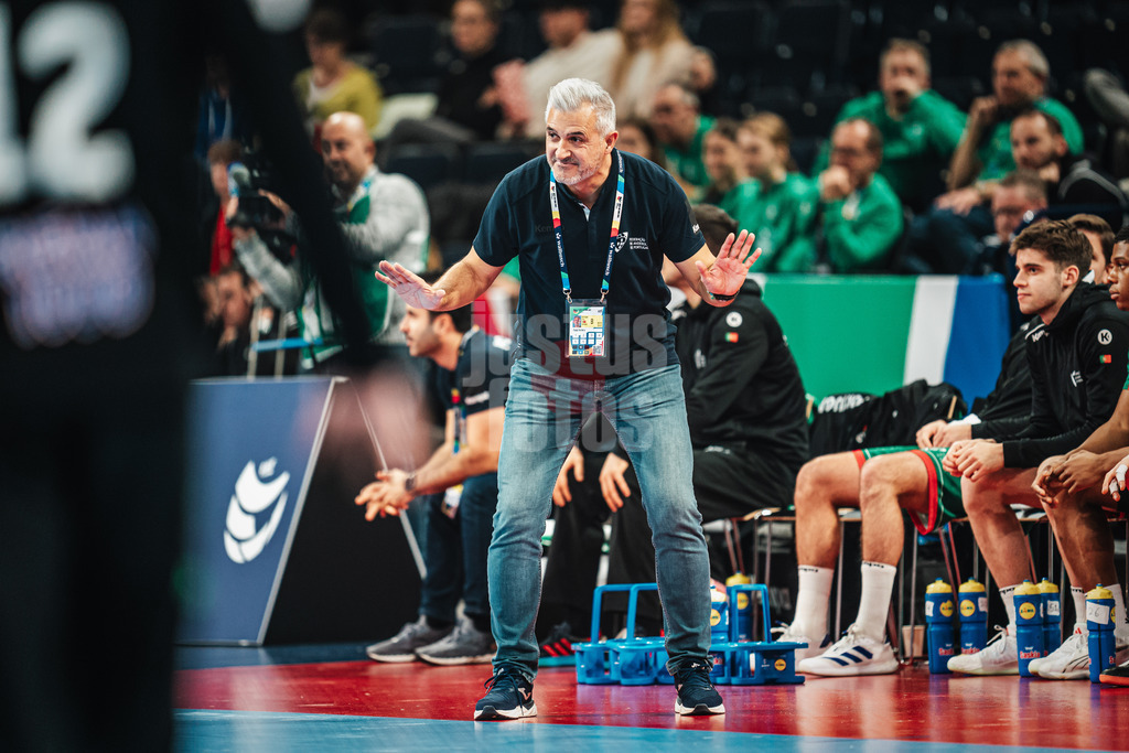 Handball | Herren | EHF EURO 2024 | European Championshop Men 2024 Final Tournament | Norwegen vs. Portugal | 17.01.2023 | Trainer Paulo Pereira (Portugal, POR)