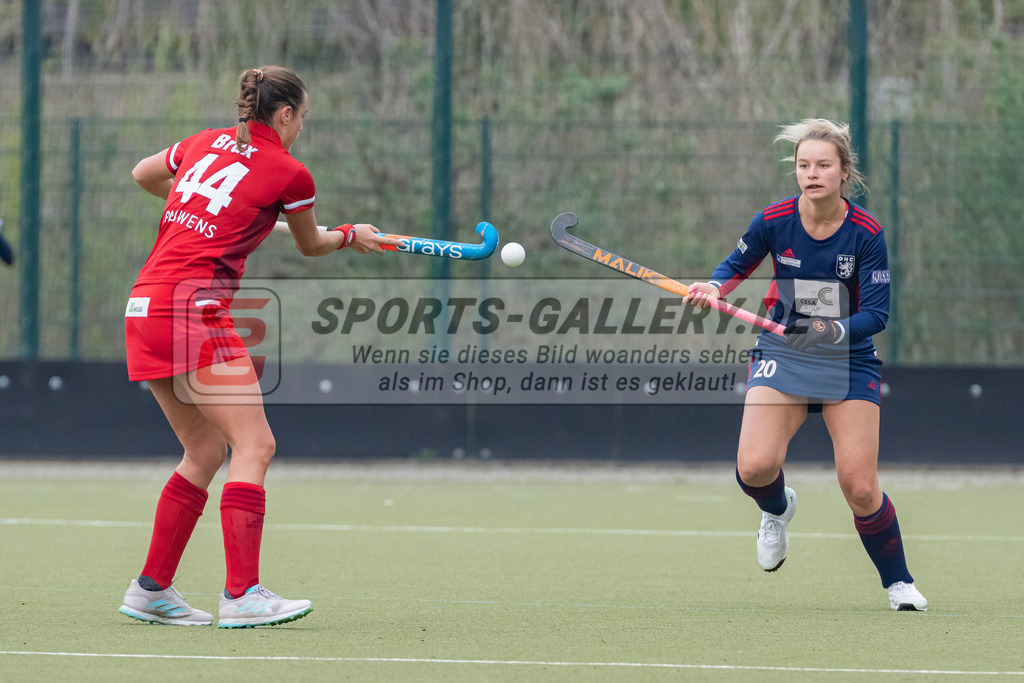 HK_20230416_107081 | 1. Bundesliga Damen Düsseldorfer HC - Rot-Weiss Köln am 16.4.2023 DHC Düsseldorf, Düsseldorf , Paula Brux ( Rot-Weiss Köln #44 ) , Luca Scheuten ( Düsseldorfer HC #20 )
