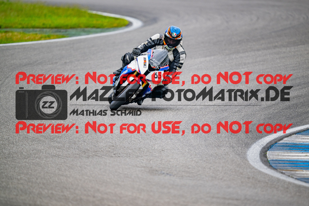 MaZZes_FotoMatrix_240701_6007705_6199 | WEISS