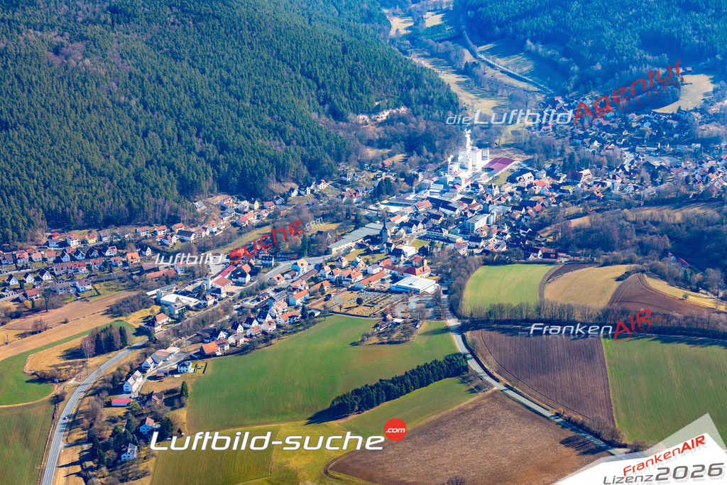 Das Luftbild der Stadt Weissenbrunn wurde 2019 vom Flugzeug heraus erstellt (keine Drohne) Aufnahmehöhe ca.400 Meter- hohe Auflösung- beste Druck-Qualität garantiert!