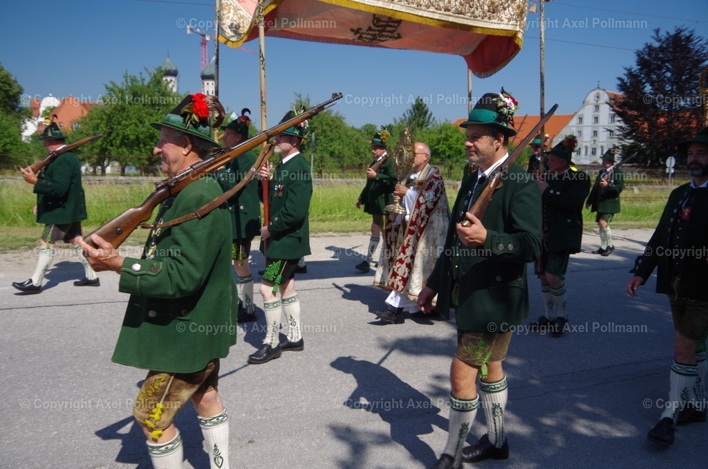 IMGP4582 | fotografiert von Axel PollmannLeonhardi Wallfahrt Benediktbeuern und Murnau, Fronleichnam, Fasching, Landschaft im Loisachtal und Benediktbeuern  - Realisiert mit Pictrs.com