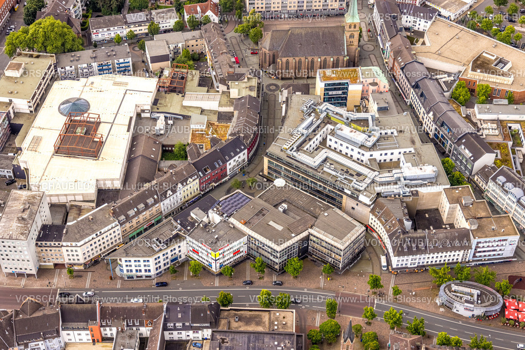 Bottrop240701177 | Luftbild, Hansa-Center in der City, kath. Kirche St. Cyriakus, rechts das Karstadt Gebäude am Pferdemarkt, Altstadt, Bottrop, Ruhrgebiet, Nordrhein-Westfalen, Deutschland