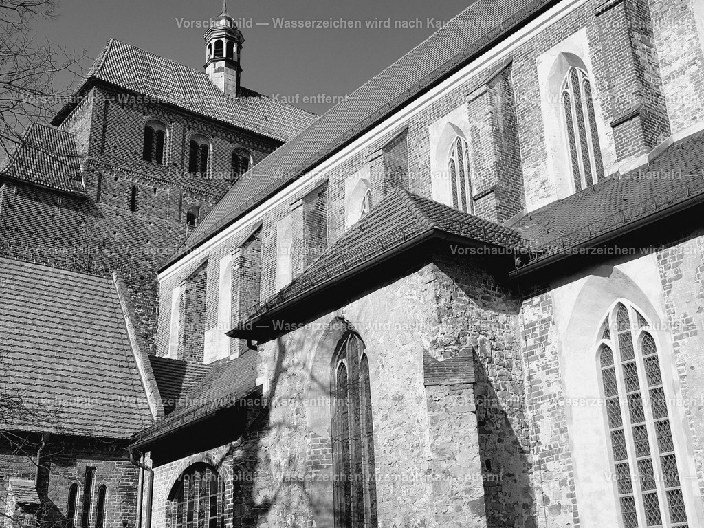 Havelberg-Dom | online Fotogalerie mit schwarz-weiß Fotografien und Shop für zeitlose  Poster und Leinwände in stilvollem schwarz weiß  - Realisiert mit Pictrs.com