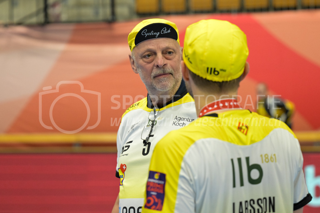Zug United vs HC Rychenberg - 22. February 2025 | Zug United vs HC RychenbergSporthalle Wankdorf, BernVater von Johan Larsson (#5 HC Rychenberg Winterthur).Bild: Sportfotografie Markus Aeschimann | www.markus-aeschimann.ch - Realisiert mit Pictrs.com