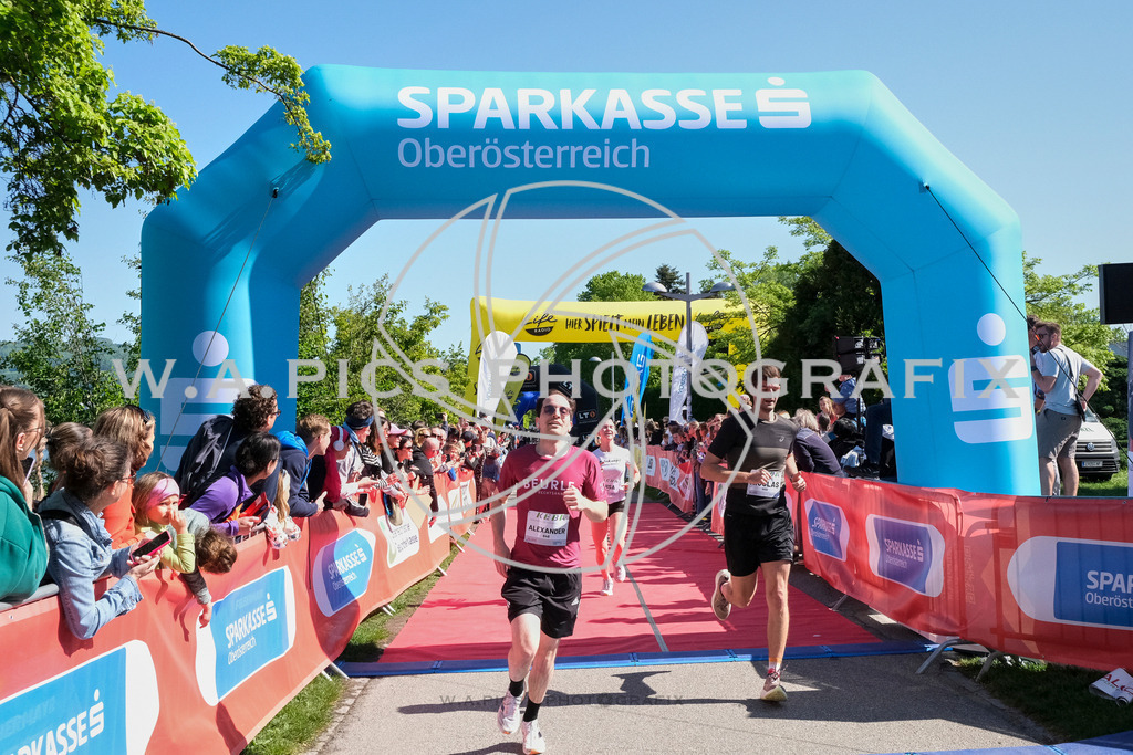 ..... | LINZ,AUSTRIA,27.April 24, Int. 3 Brückenlauf Linz  , Image shows: Photo: WAPICS / Michael ring