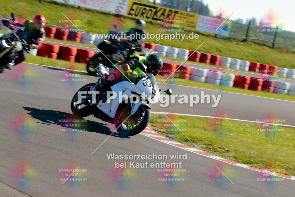 Moto-TeamOBK-21239 | Hier findet Ihr Bilder von Touristenfahrten auf der Nürburgring Nordschleife oder von anderen Veranstaltungen die ich besucht habe. Viel Spass beim Durch Schauen 