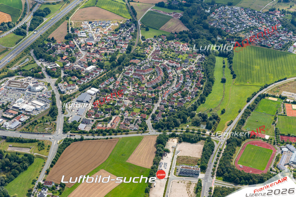 Die Luftaufnahme Oberkonnersreuth - Bayreuth wurde 2021 mittels Flugzeug (keine Drohne) erstellt. Hohe Auflösung -für große Poster und Wandbilder geeignet!