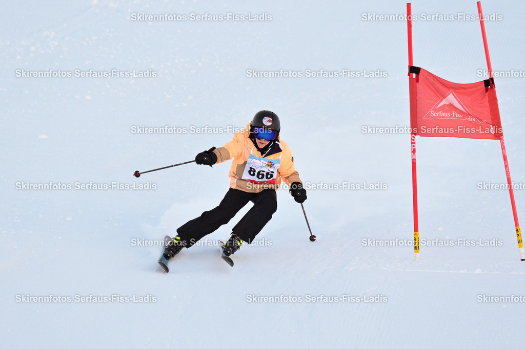 SRF_25.12.2025_0210 | Skirennfotos,Serfaus,Fiss,Ladis,Kinderskirennen,Winter,Tirol,Oberland,skirace,SFL,feelfree,weil wir's genießen,ski,Ski,skifahren,Sonnenplateau, - Realisiert mit Pictrs.com