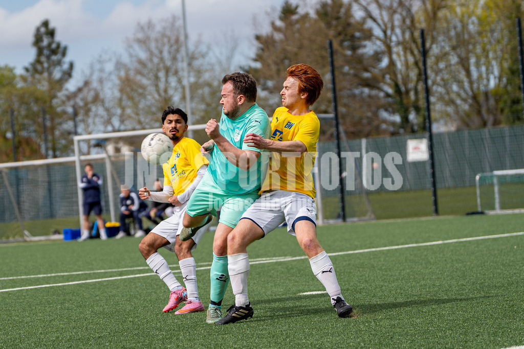Fußball I Herren I Saison 2025-2026 I 1. Kreisklasse VEC I 18. Spieltag I BW Lohne III - SV Fortuna Einen I 23444-2 | jns.sportfotos - Realisiert mit Pictrs.com
