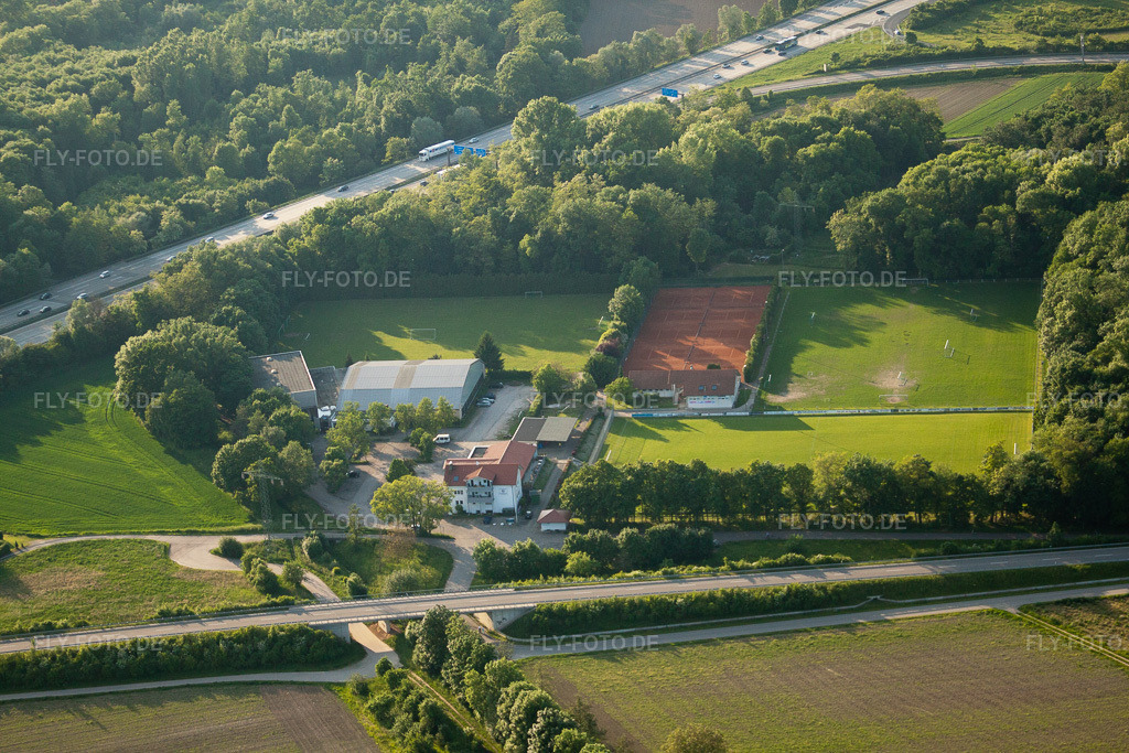 Luftbild: Oberwaldstadion im Ortsteil Durlach in Karlsruhe im Bundesland Baden-Württemberg in Deutschland. Foto: IMG_27420.jpg vom 23.05.2010 durch Werner Riehm/FLY-FOTO.de