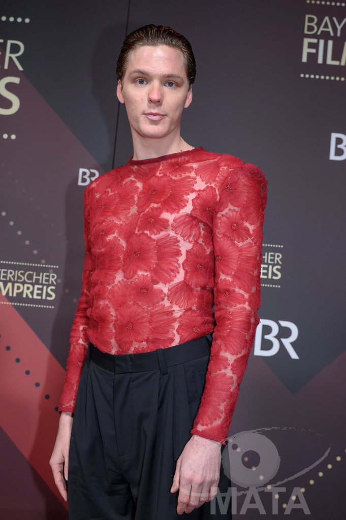 _DWI4702 | Til Schindler bei der Verleihung des 47. Bayerischen Filmpreises 2026  im Prinzregententheater. München, Deutschland. Der Bayerische Filmpreis wird seit 1979 von der Bayerischen Staatsregierung verliehen, um die Bedeutung des Kinofilms als Kulturgut herauszustellen - Realisiert mit Pictrs.com