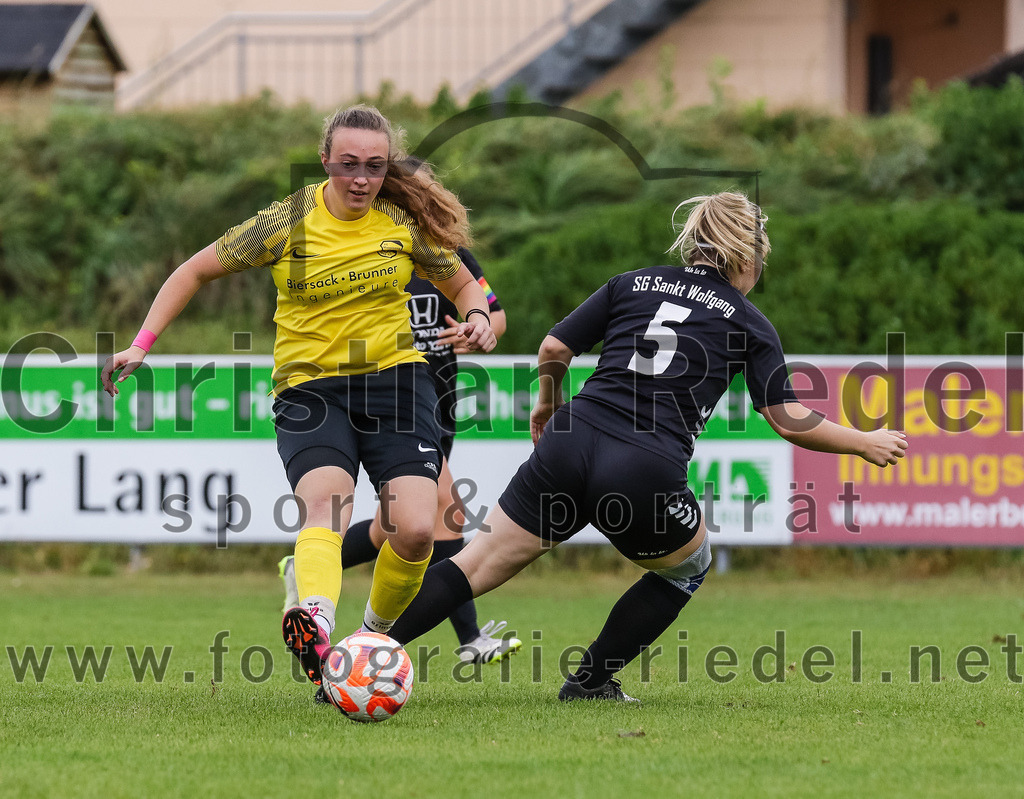 2023-10-08_014_FC_Moosinning_gegen_SG_TSV_St_Wolfgang-FC_Lengdorf | Moosinning, Deutschland, 08.10.2023:
Fußball, Kreisliga 2023 / 2024, 4. Spieltag, FC Moosinning gegen (SG) TSV St.Wolfgang/FC Lengdorf, Endergebnis: 

Catharina Limbrunner (FC Moosinning, #16), Jennifer Lindner ((SG) TSV St.Wolfgang/FC Lengdorf, #5)

Foto: Christian Riedel / fotografie-riedel.net