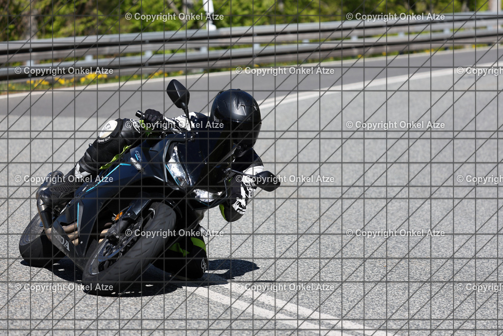 IMG_8361 | Fotograf am Kyffhäuser. Onkel Atze. Kyffhäuser Rennstrecke. Café36. Motorsportfotografie. - Realisiert mit Pictrs.com