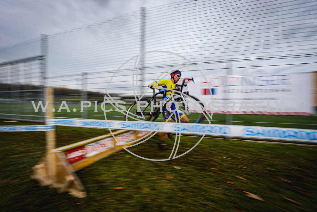 ..... | AUSTRIA, 24.11.24, 3.Radquerfeldein GP um das Sportzentrum Gunskirchen Image shows: Photo: Wapics / Andreas Willdoner