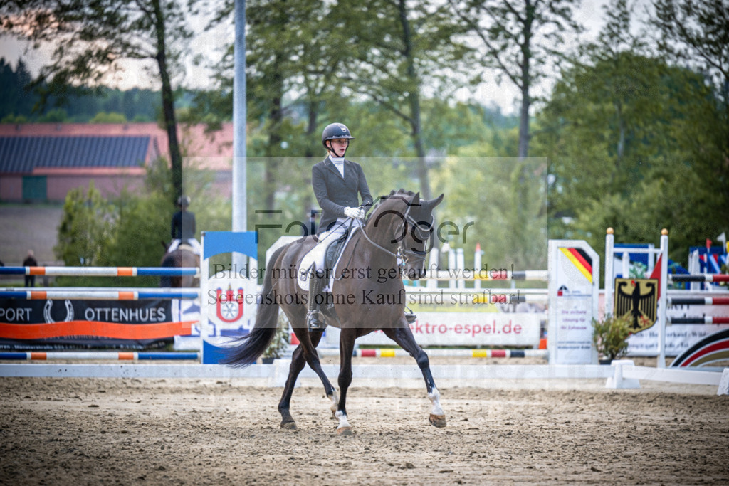 DOS_4505 | Reitturnier Venne - Realisiert mit Pictrs.com