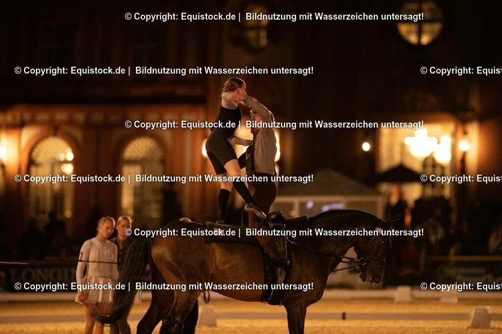 20230527_Voltigieren_NASPA_Flutlicht_1185 | equistock