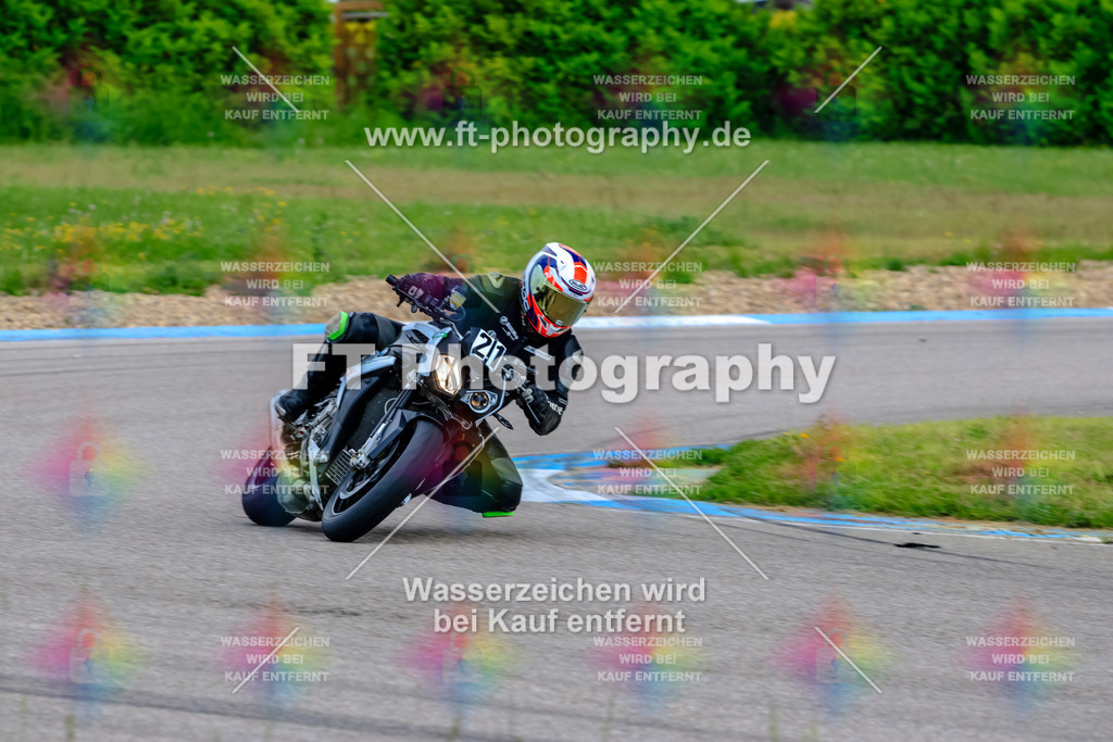 MotoTeam-8785 | Hier findet Ihr Bilder von Touristenfahrten auf der Nürburgring Nordschleife oder von anderen Veranstaltungen die ich besucht habe. Viel Spass beim Durch Schauen 