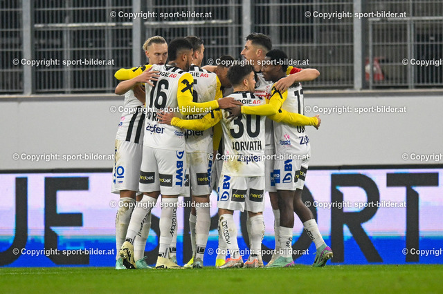AUT, OEFB Uniqa Cup, LASK Linz vs FC Red Bull Salzburg | 02.02.2024, Raiffeisen Arena Linz, AUT, OEFB Uniqa Cup 4.Runde, LASK Linz vs FC Red Bull Salzburg, im Bild Jubel Spieler Lask Linz (Lask)


// OEFB Uniqa Cup Round 4 Match between LASK Linz vs FC Red Bull Salzburg in Linz, Austria on 2024/02/02
