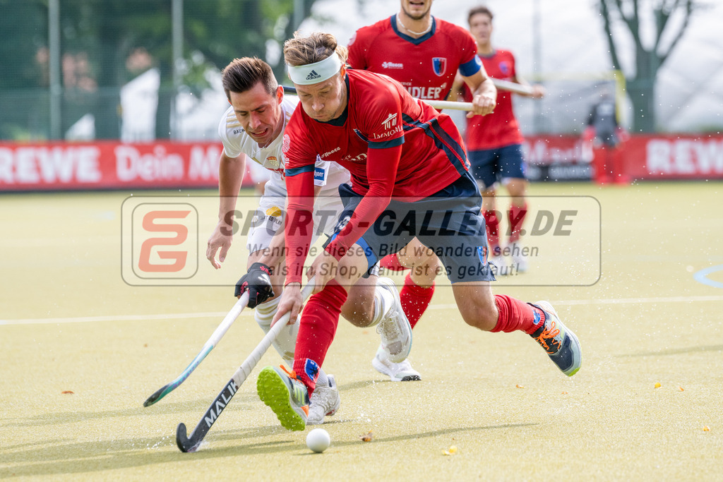 SFE_20230923_0028 | Hockey 1. Bundesliga Herren Rot-Weiss - Berliner HC am 23.09.2023 in Köln (KTHC Stadion Rot-Weiss Köln Tennis and Hockey Club), Photo: Stephan Fehrmann 2023 (Sports-Gallery),Martin Zwicker ( Bremer HC #23 ) ,Forian Adrians ( Rot-Weiss Köln #8 )