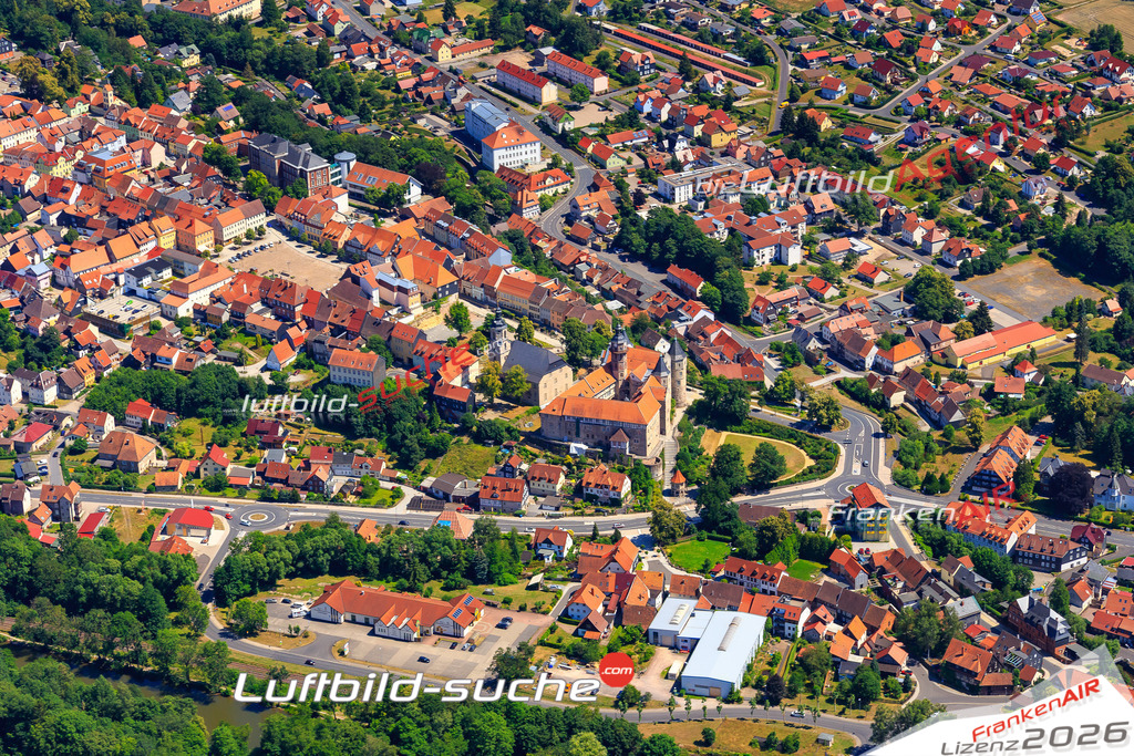 Das Luftbild der Stadt Schleusingen wurde 2018 vom Flugzeug heraus erstellt (keine Drohne) Aufnahmehöhe ca.400 Meter- hohe Auflösung für beste Druck-Qualität
