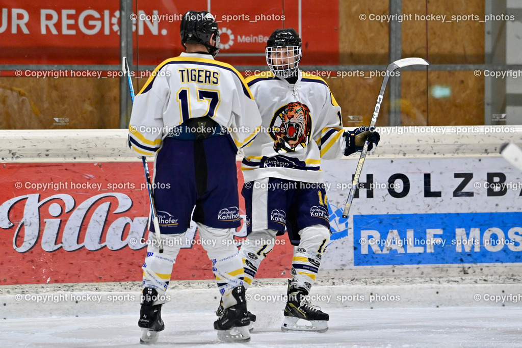 EC Tigers Paternion vs. Tarco Wölfe II | Jubel EC Tigers Paternion Mannschaft, #17 Jonach Stefan EC Tigers Paternion, #14 Tschurnig Daniel EC Tigers Paternion, EC Tigers Paternion vs. Tarco Wölfe II, EC Tigers Paternion vs. Tarco Wölfe II am 19.12.2024 in Spittal an der Drau (Eissportzentrum Spittal), Austria, (Photo by Bernd Stefan)