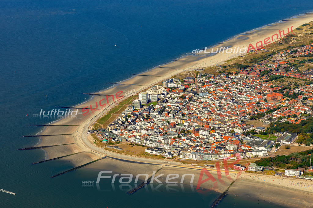 Aktuelles Luftbild von  Norderney - Die Luftaufnahme wurde 2022 mittels UL-Flugzeug erstellt ( keine Drohne ) - hochauflösende Kamera-Systeme von  Canon -Beste Qualität - Für grossformatige Ausdrucke geeignet. Die Geschenkidee !