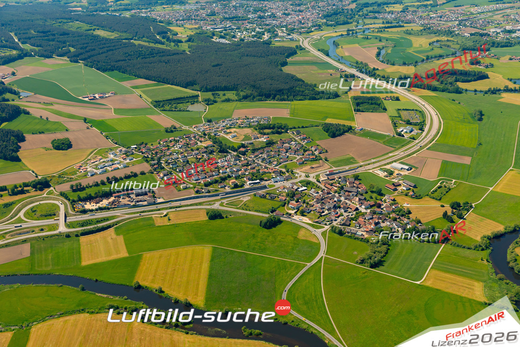 Das Luftbild zeigt : Wetterfeld Roding - Die Luftaufnahme wurde 2024 vom UL-Flugzeug aus erstellt ( keine Drohne ) - Hochauflösende Luftaufnahme - Für grossformatige Ausdrucke geeignet. Die Geschenkidee !Mit Lizenz und Bildrechte bestellbar