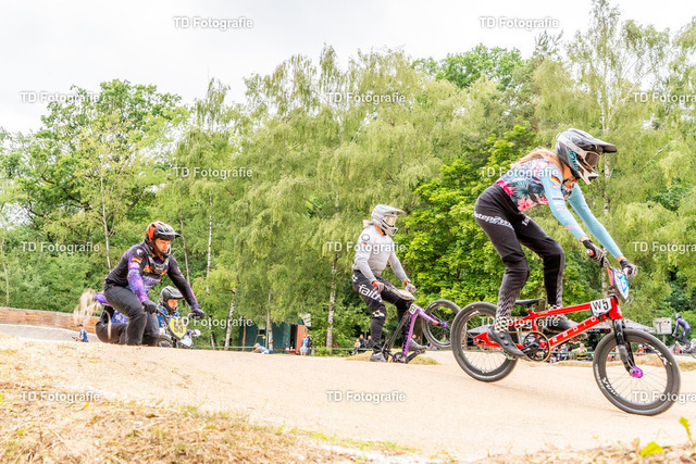 BayBMX2026-04872 | Fotogalerie von Thomas Dettweiler mit Eventbildern und lizenzfreien Fotos. Perfekt als Wandbild, für Büro, Website oder private Nutzung. - Realisiert mit Pictrs.com