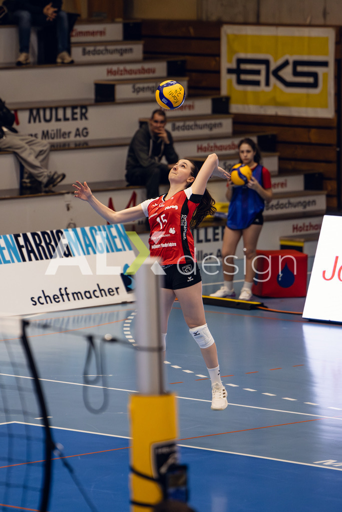 Volleyball I Frauen I Saison 2025-2026 I Volleyball NLA | Women I Round 14 I VC Kanti Schaffhausen - NLZ Volleyball Academy Zürich I 16.01.2026 | VC Kanti Schaffhausen - 15 Alessia Pazin (CH) – Pass / Zuspiel - Realisiert mit Pictrs.com
