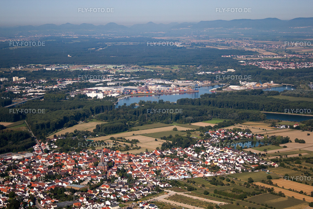 Ortsansicht | Luftbild: Ortsansicht im Ortsteil Rheinsheim in Philippsburg im Bundesland Baden-Württemberg in Deutschland. Foto: IMG_52257.jpg vom 19.08.2012 durch Werner Riehm/FLY-FOTO.de - Realisiert mit Pictrs.com