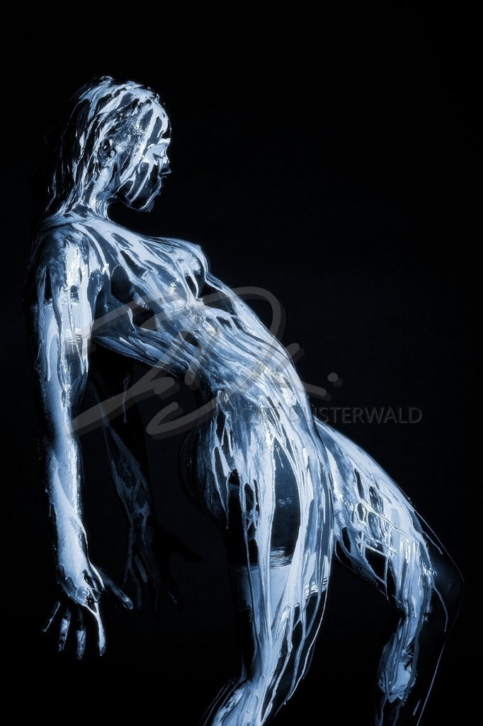 BodyArt-COLOURBLACKSPLASH_5800a_neu2b | #001 | Modell: Milena | Foto: Dirk Ludwig - Realisiert mit Pictrs.com