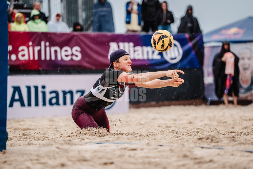 Beachvolleyball | Frauen | Allianz German Beach Tour 2025 | Tourstop Bremen | 15.06.2025 | Melanie Gernert springt zum Ball