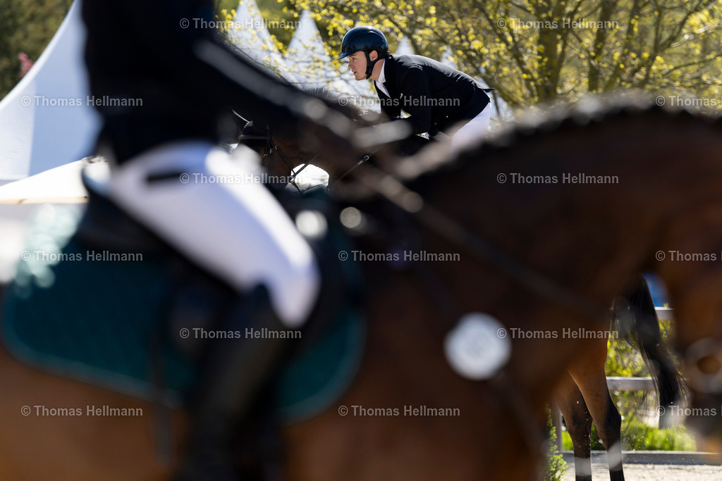 TH_Sport_ Detail_ Springen_36944 | Reitturnier Bremen Oberneuland 2026 am 30.04.26 in Bremen, Thomas Hellmann, Sport, Detail, Springen