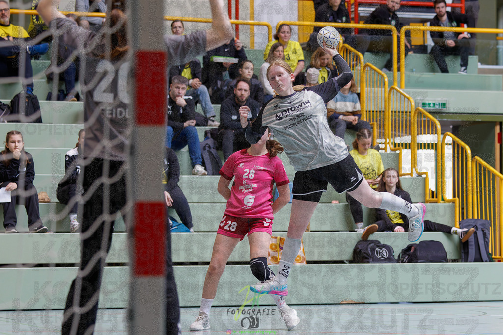 Hessenmeisterschaft wJC - Spiel um Platz 3; TuS Kriftel - SG Schenklengsfeld | Hessenmeisterschaft wJC - Spiel um Platz 3; TuS Kriftel - SG Schenklengsfeld am 22.03.2025 in Biedenkopf (Sporthalle Lahntalschule)Photo © 2025 - Jörg Heinrich - Realisiert mit Pictrs.com