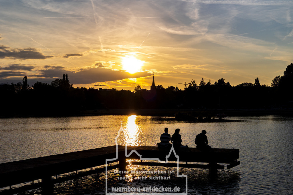 Entspannung am Wöhrder See zum Sonnenuntergang | Ein wunderschöner Frühlingsabend im Wöhrder See im Naherholungsgebiet Wöhrder Wasserwelten.  - Realisiert mit Pictrs.com