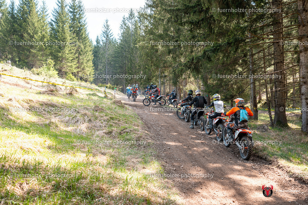 fuernholzer_250501-C1-381 | Fotografische Impressionen von der Red Stag Enduro Extreme by fuernholzer-photography.com. Endurosport in Österreich fotografisch festgehalten von fuernholzer. Auftragsfotografie für Private, Gewerbefotos und Industriefotografie. Eventfotografie, Sportfotografie und Motorsportfotografie. Anbieter von Fotoworkshops, Fototraining, fotografischen Vorträgen und Fotoseminaren.