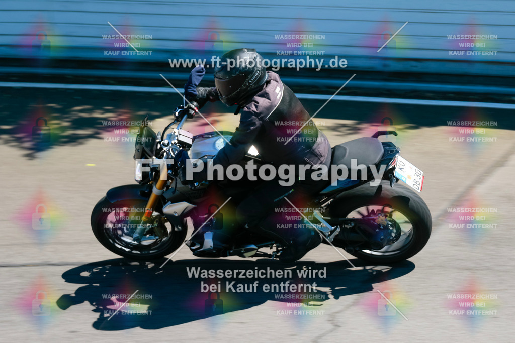 Moto-TeamOBK-22183 | Hier findet Ihr Bilder von Touristenfahrten auf der Nürburgring Nordschleife oder von anderen Veranstaltungen die ich besucht habe. Viel Spass beim Durch Schauen 