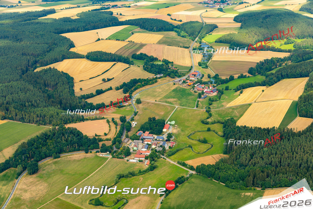 Die Luftaufnahme Meisthof - Luhe-Wildenau wurde 2022 vom Flugzeug aus (keine Drohne) erstellt. Hohe Auflösung -für große Poster und Wandbilder geeignet - Garantiert!