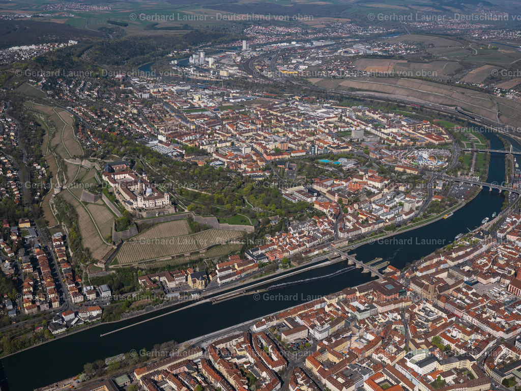3199100 | ZELLERAU 2011 Stadtzentrum im Innenstadtbereich  in Zellerau im Bundesland Bayern, Deutschland // The city center in the downtown area  in Zellerau in the state Bavaria, Germany Foto: Gerhard Launer