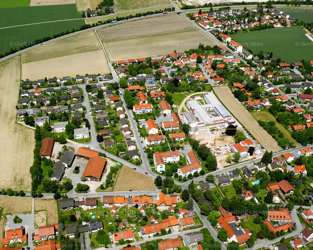 2600582 | ALTöTTING 09.06.2006 Wohngebiet einer Einfamilienhaus- Siedlung  in Altötting im Bundesland Bayern, Deutschland // Single-family residential area of settlement  in Altötting in the state Bavaria, Germany Foto: Gerhard Launer