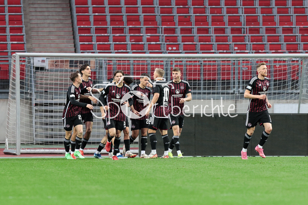 1. FC Nürnberg II - FC Bayern Amateure | Jubel nach dem 1-0 fuer die Club Amateure durch Nico WILTZ (FCN #17) / Torschuetze / Freude / Happy