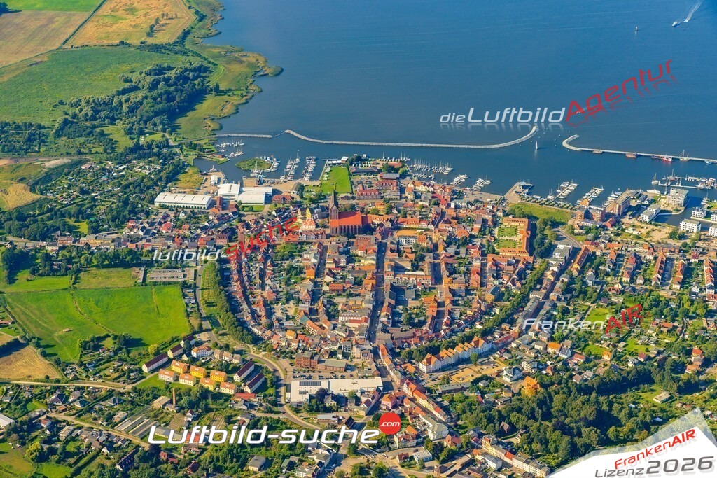 Barth Bild- Das Luftbild wurde 2025 vom UL-Flugzeug heraus erstellt ( keine Drohne bzw. Drohnenaufnahme ) - Hochauflösende Luftaufnahme -Nicht vergleichbar mit Google Maps oder Satelittenbilder- Die Geschenkidee !Mit Lizenz und Bildrechte bestellbar - CC