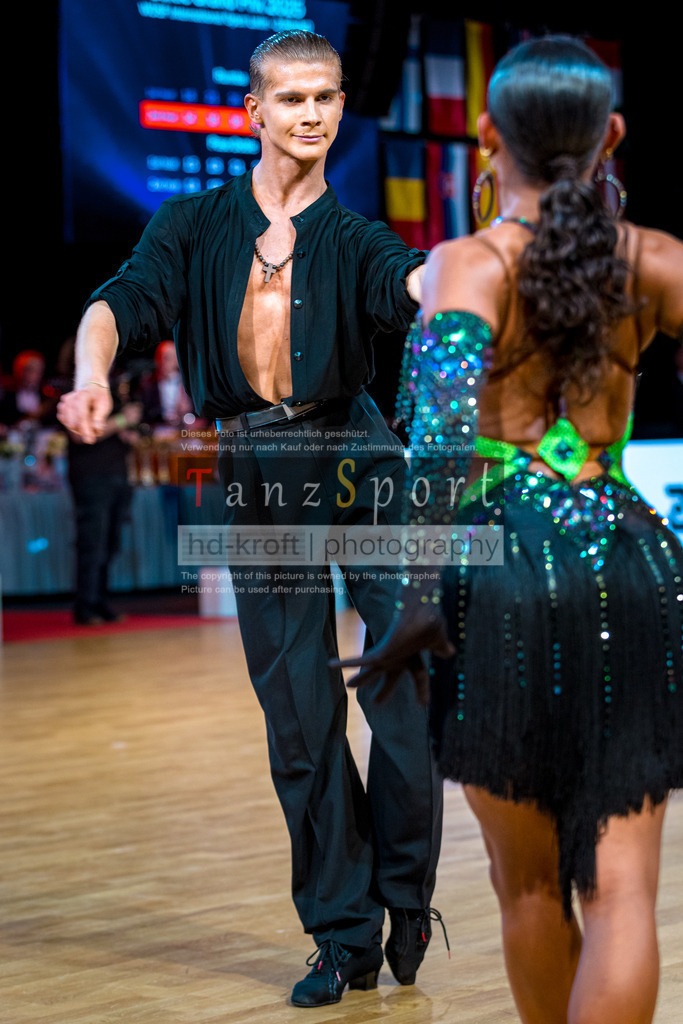 20251213_Baltic-GP_1932-2 | Tanzsportbilder, Standardtanz, Lateintanz, WDSF, DTV, LTVB, dancecomp, goc, hessen tanzt, blaues band der spree, walzer, tango, wiener walzer, slowfox, quickstepp, samba, rumba, cha-cha-cha, paso doble. jive, hd-kroft photography, turniertanzsport