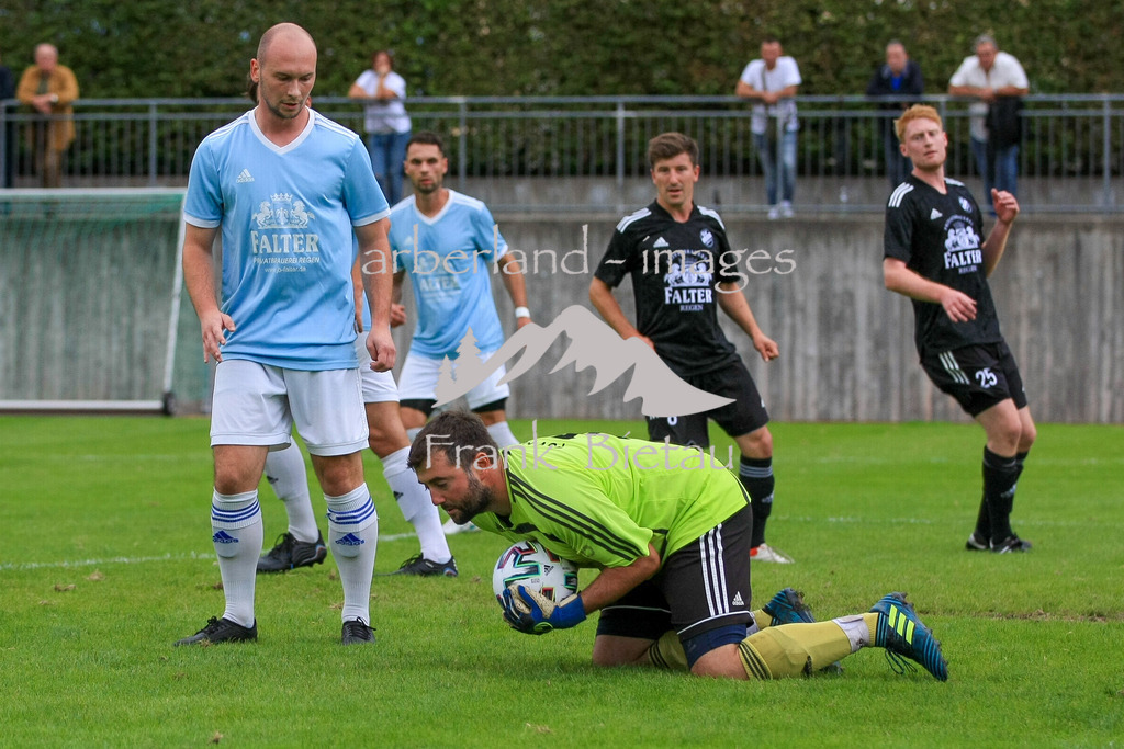 993T5029 | Armin Suess, im Tor bei Regen