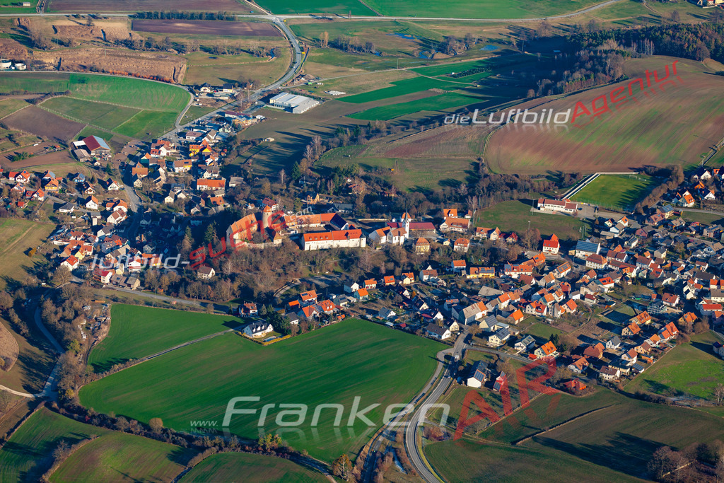 aktuelles Luftbild von  Lisberg - Luftaufnahme wurde 2019 von https://frankenair.de mittels Flugzeug (keine Drohne) erstellt.