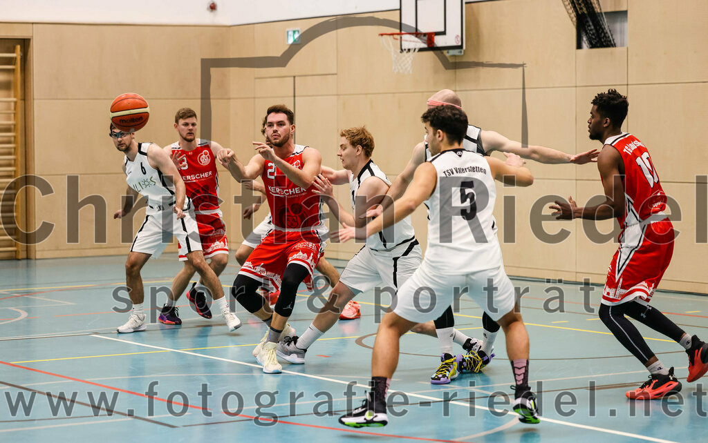 2022-12-03_015_TSV_Vaterstetten_gegen_TG_Landshut | Vaterstetten, Deutschland, 03.12.2022:
Basketball, Bayernliga Herren Südost 2022 / 2023, 7. Spieltag, TSV Vaterstetten gegen TG Landshut, Endergebnis: 71:78

Maximilian Rothe (TSV Vaterstetten, #6),  (TG Landshut, #13),  (TG Landshut, #21), Alain Gales (TSV Vaterstetten, #12), F. Sutur (TSV Vaterstetten, #3), Jonathan Andre (TSV Vaterstetten, #5),  (TG Landshut, #10)

Foto: Christian Riedel / fotografie-riedel.net