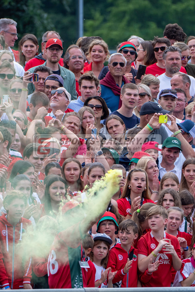 Final4_20250601-1333-HK108496 | Krefeld, Deutschland, 01.06.2025:  Feldhockey Final4 2025 – „Deutsche Feldhockey-Meisterschaften 2025“ Crefelder HTC - Rot-Weiss Köln (Finale Herren) im Gerd-Wellen-Hockeyanlage am 01.06.2025 in Krefeld, Deutschland. (Foto von Kramhöller/Fehrmann/Kaste)Krefeld, Germany, 01.06.2025: Feldhockey Final4 2025 – „Deutsche Feldhockey-Meisterschaften 2025“ Harvestehuder HTC - Düsseldorfer HC (Finale Damen) in Gerd-Wellen-Hockeyanlage at 01.06.2025 in Krefeld, Deutschland. (Foto from Kramhöller/Fehrmann/Kaste)